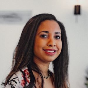 Meet your Posher, Safia